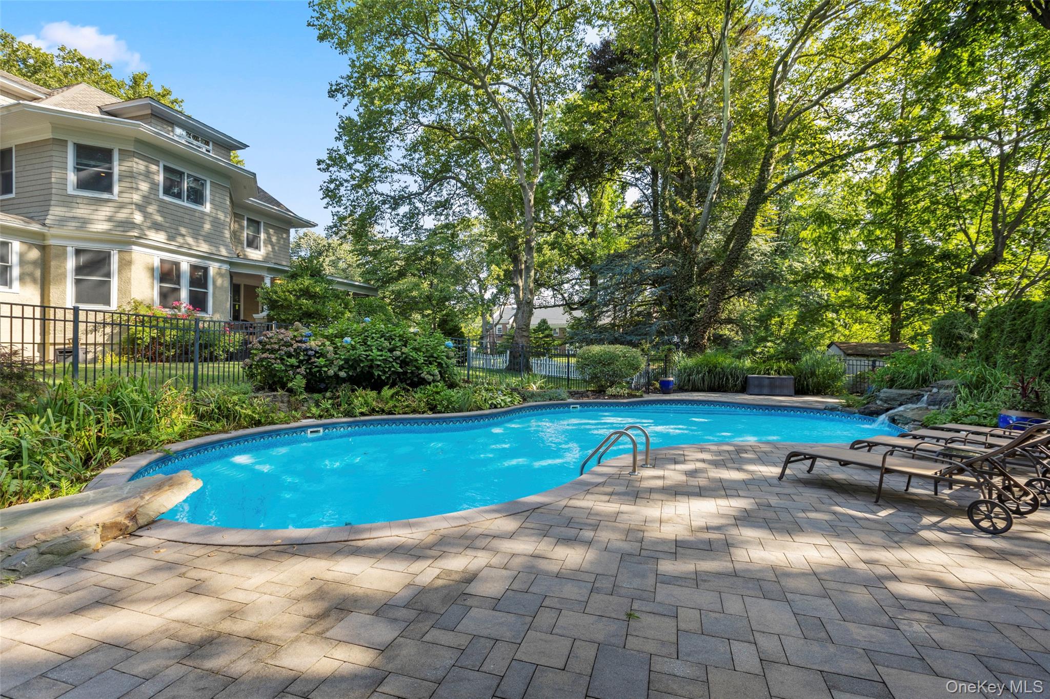 38 Cedar Street, Stony Brook, NY 11790