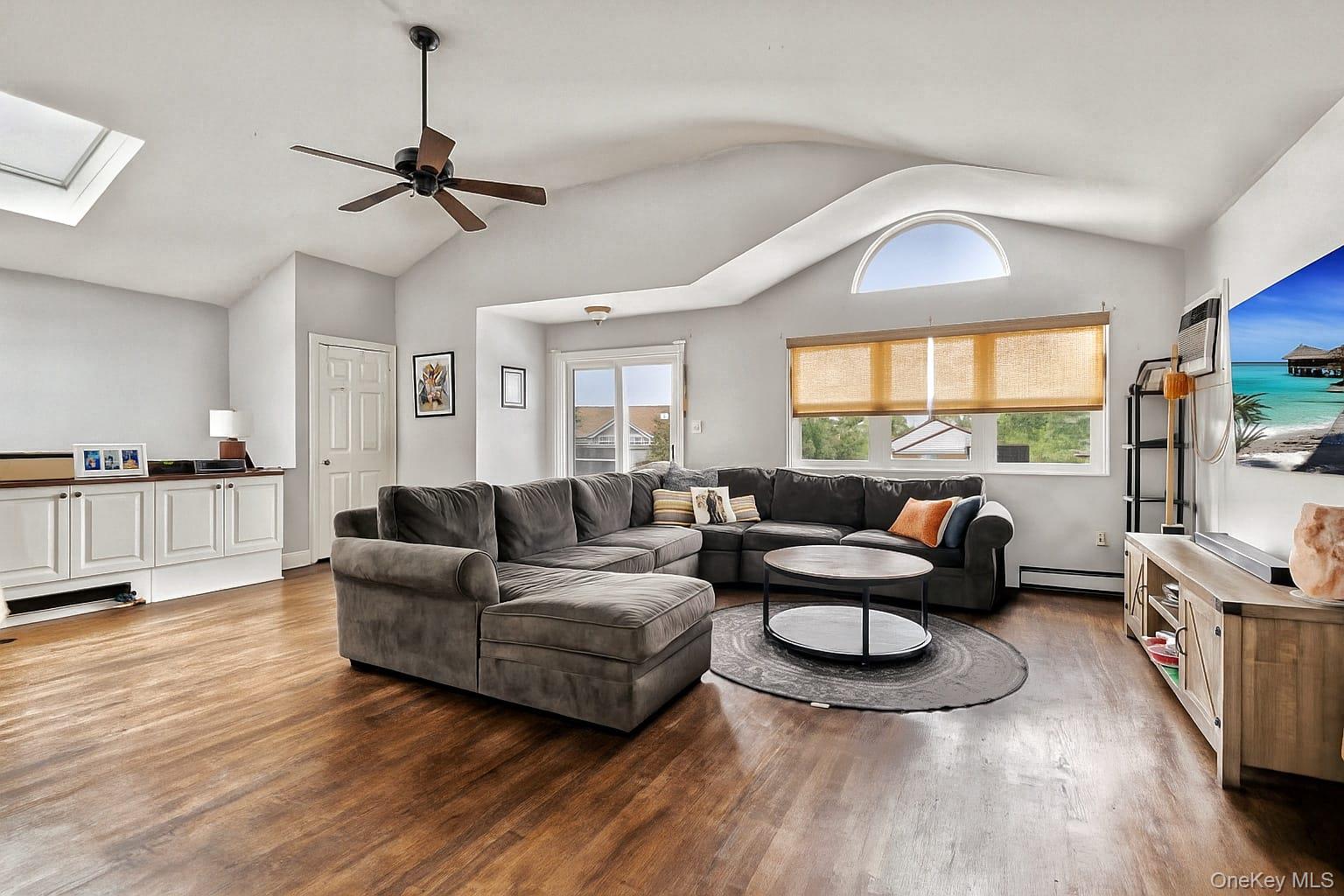 318 E Olive Street, Long Beach, NY 11561