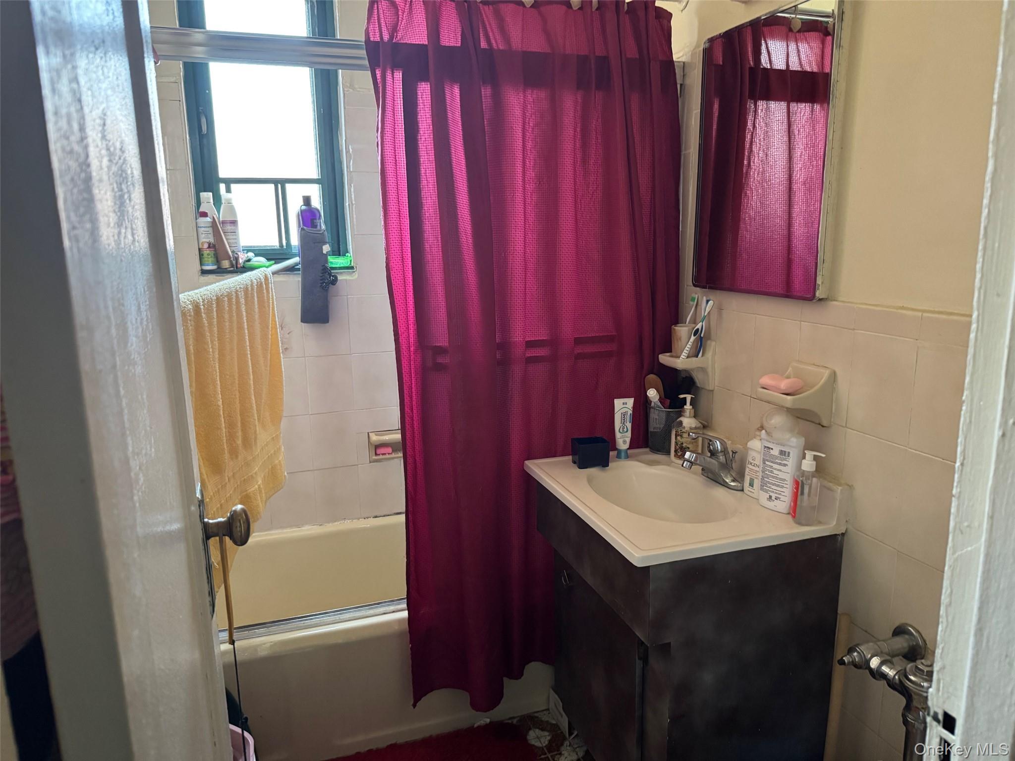 11 Metropolitan Oval # 6E, Bronx, NY 10462