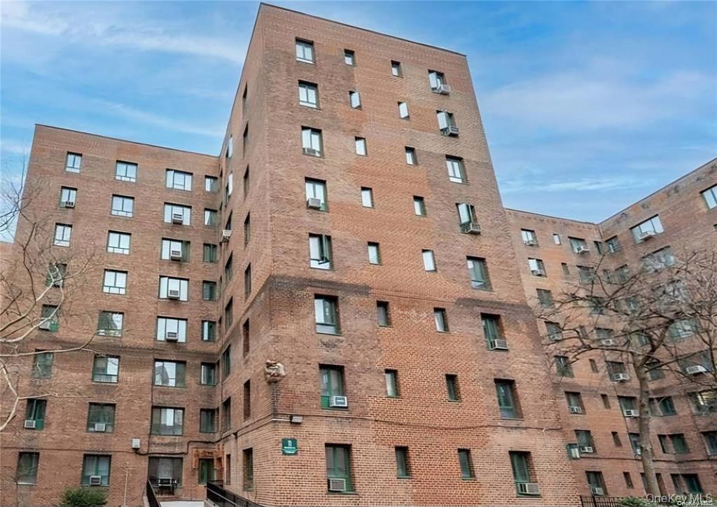 11 Metropolitan Oval # 6E, Bronx, NY 10462