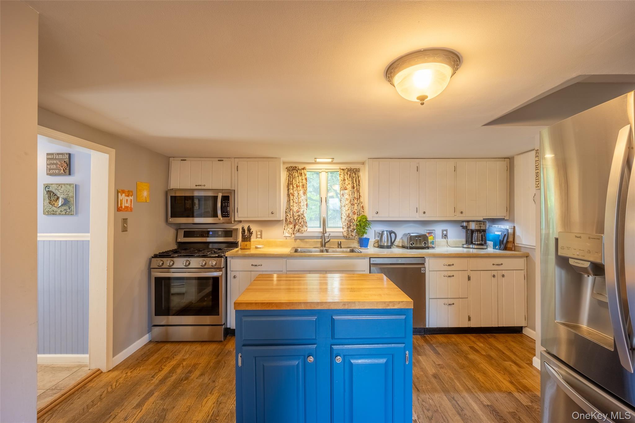 54 North Avenue, Pleasant Valley, NY 12569