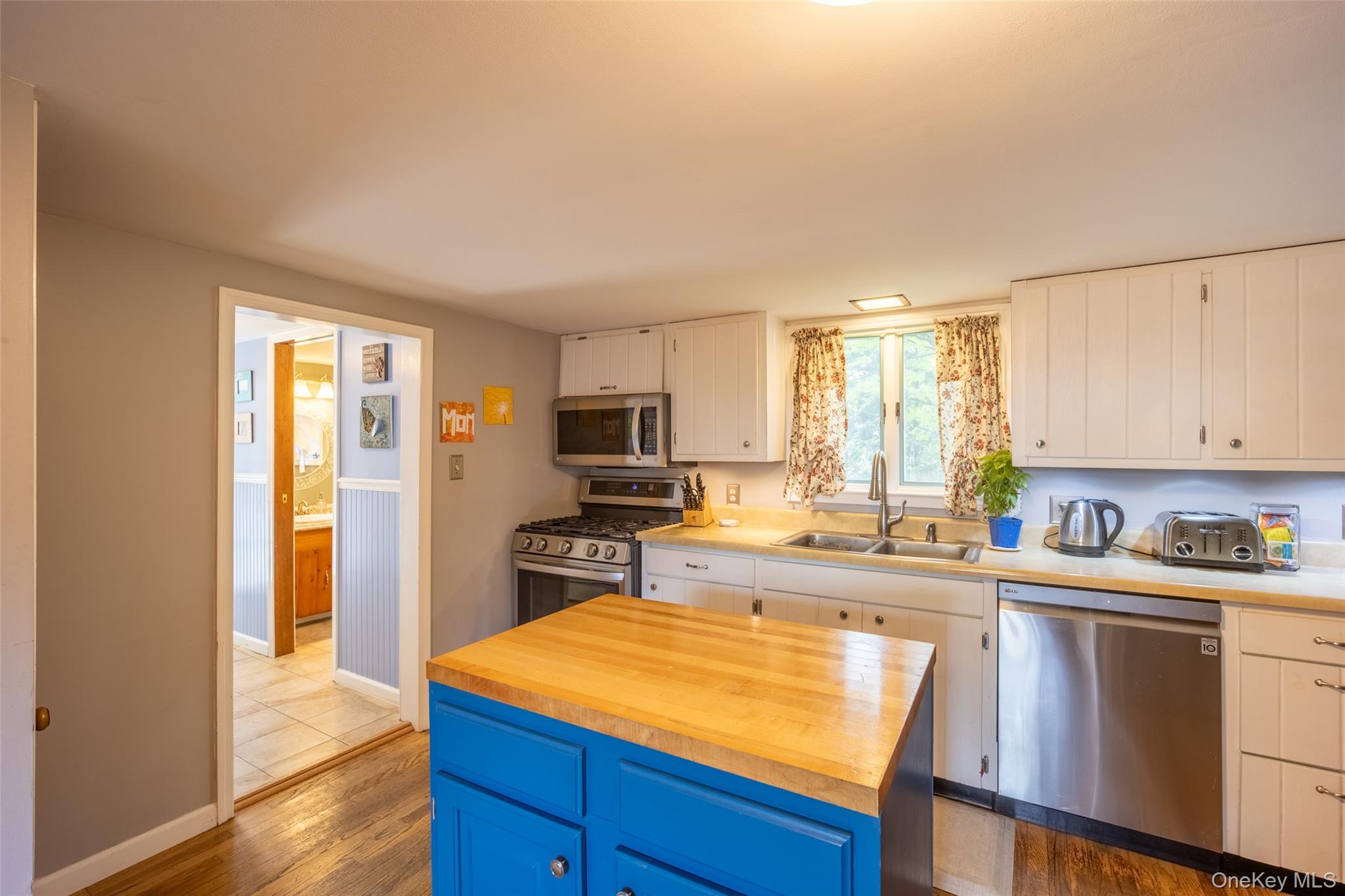 54 North Avenue, Pleasant Valley, NY 12569