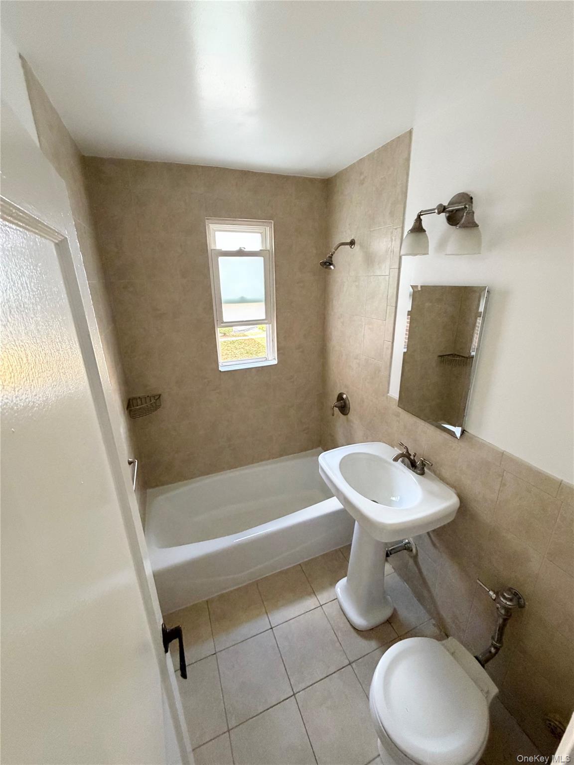 1537 Central Park Avenue # #E8, Yonkers, NY 10710