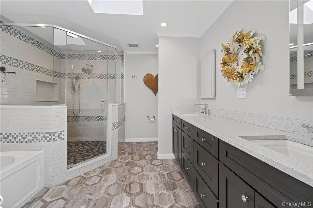 5 Surrey Street, Rock Hill, NY 12775