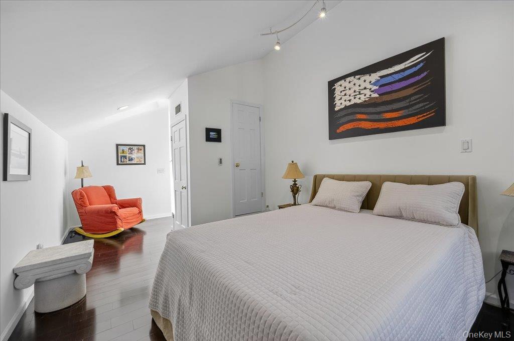 5 Surrey Street, Rock Hill, NY 12775