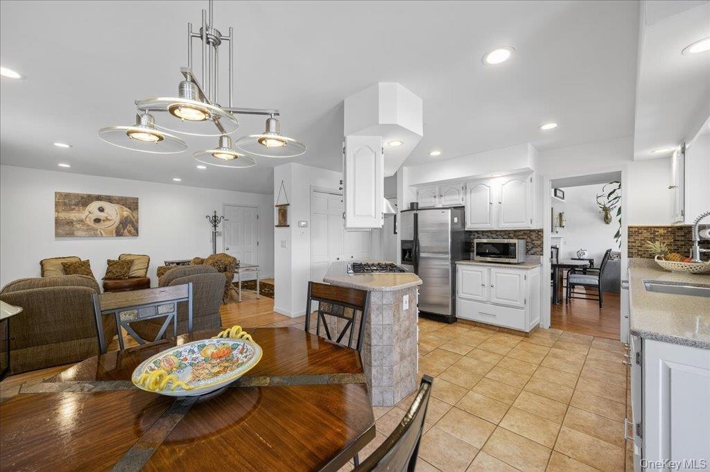 5 Surrey Street, Rock Hill, NY 12775