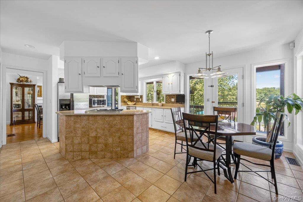 5 Surrey Street, Rock Hill, NY 12775