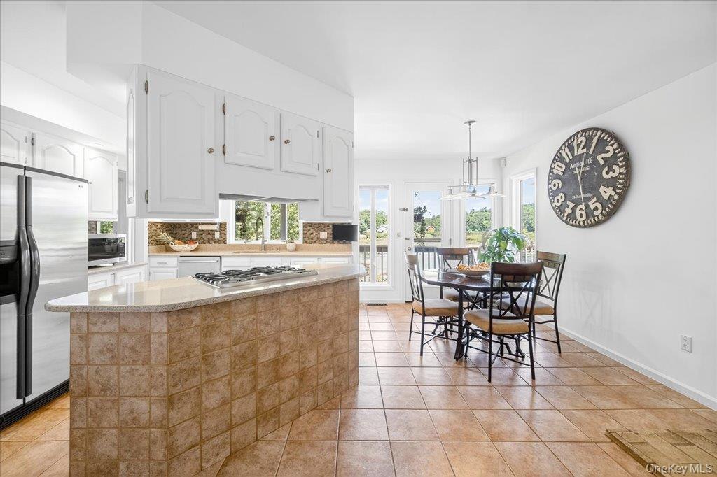 5 Surrey Street, Rock Hill, NY 12775