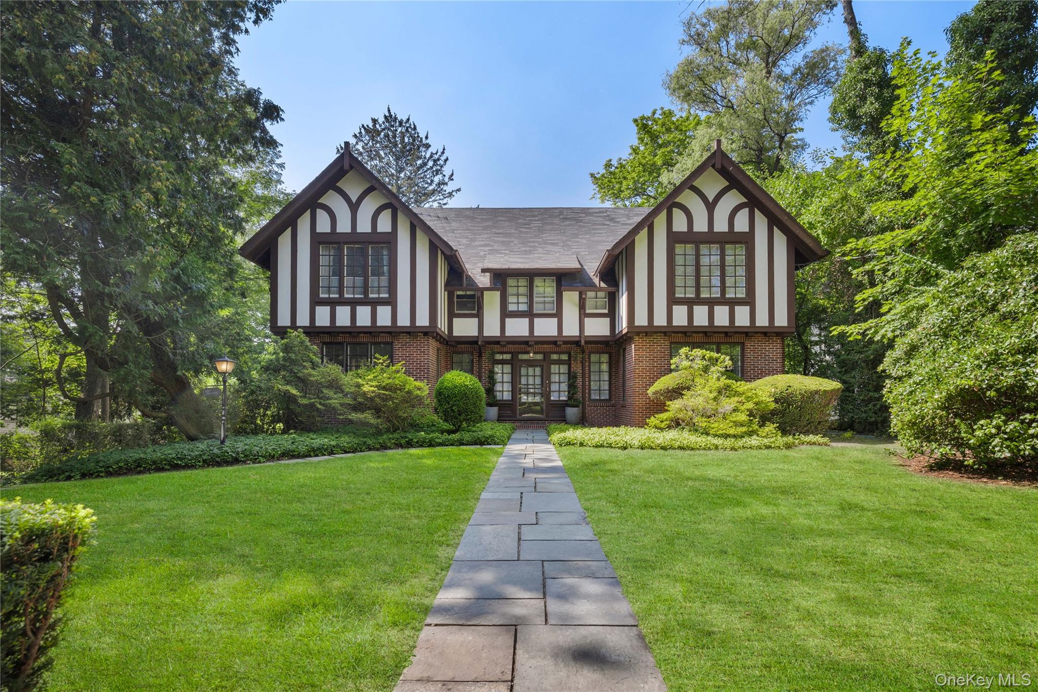 3 Walworth Avenue, Scarsdale, NY 10583