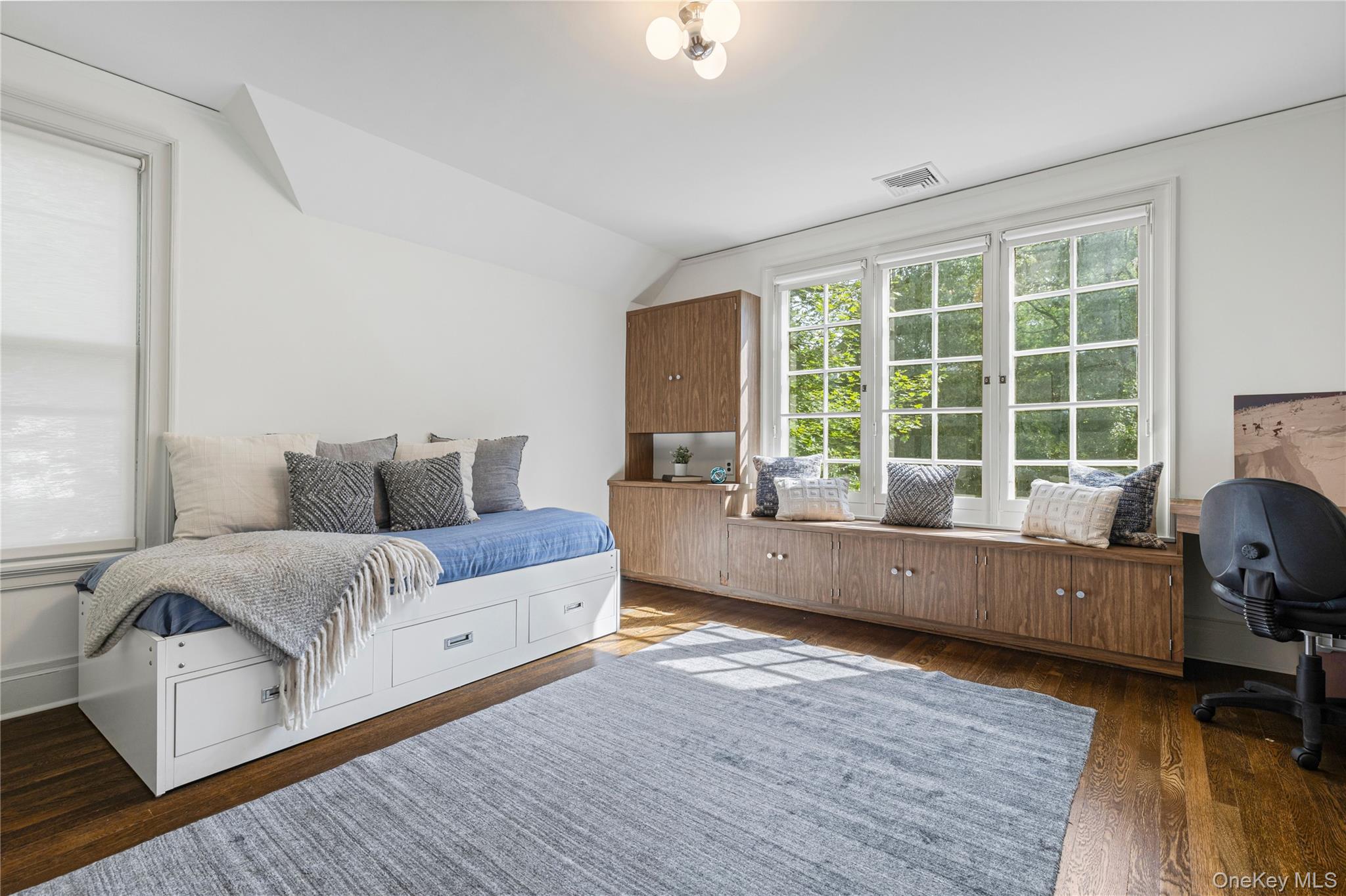 3 Walworth Avenue, Scarsdale, NY 10583