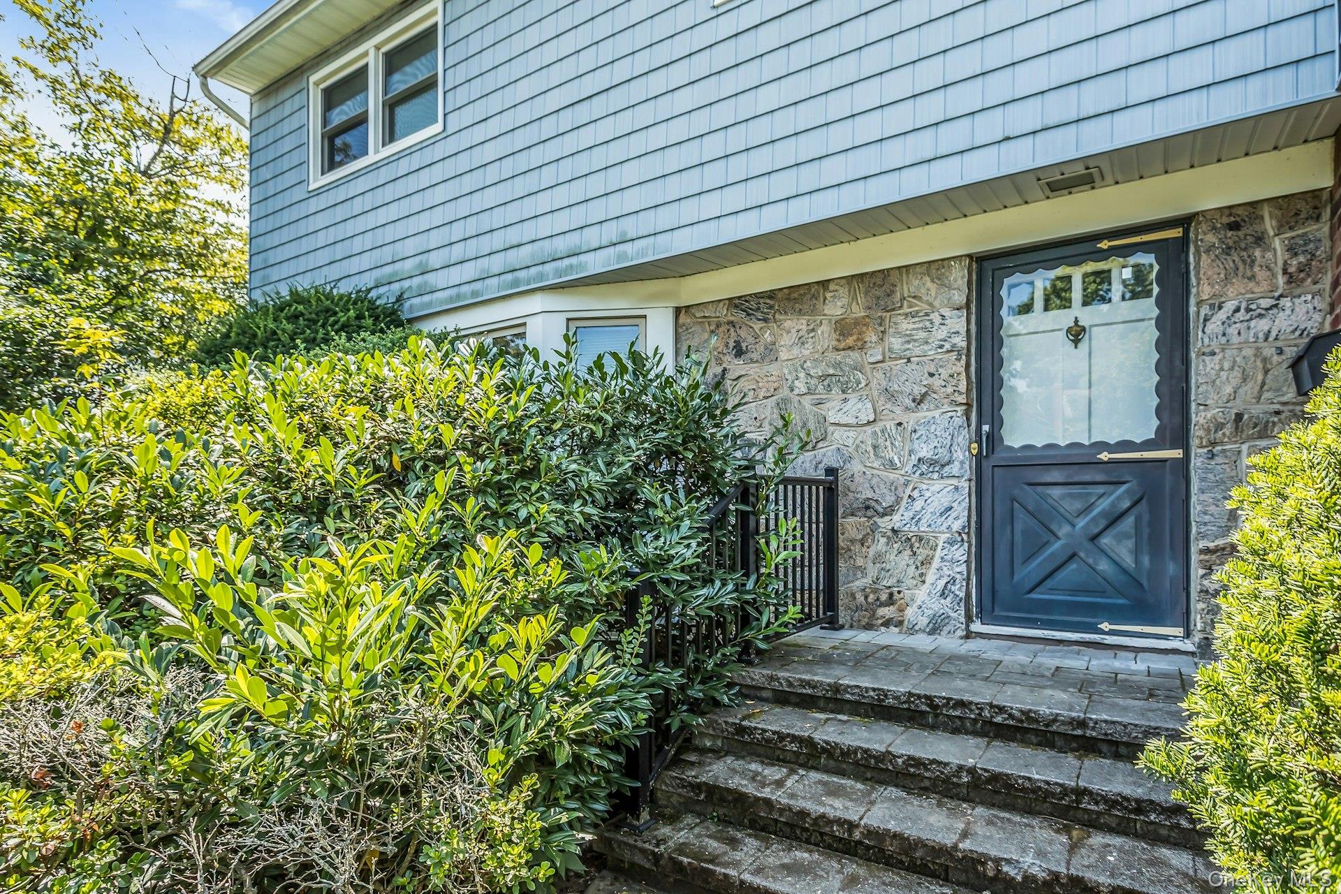 112 Columbia Drive, Jericho, NY 11753