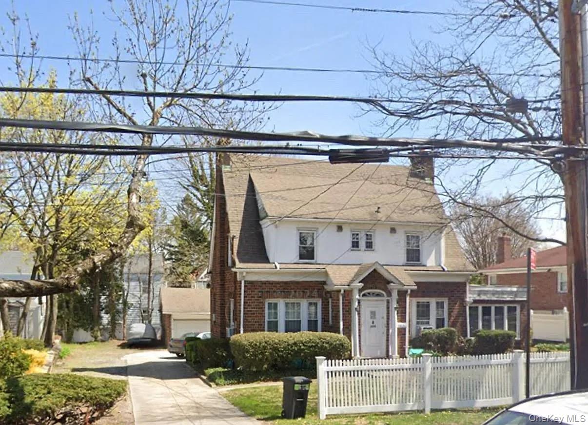 33-15 Bell Blvd, Bayside, NY 11361