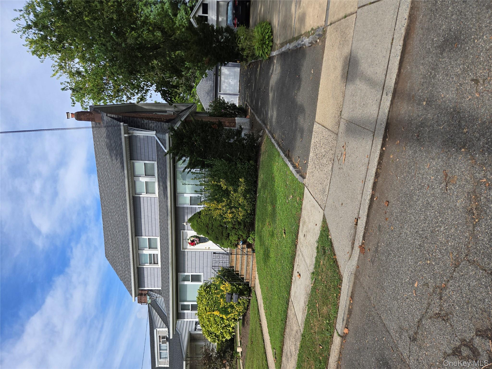 72 Pearsall Avenue # 1 st floor, Lynbrook, NY 11563