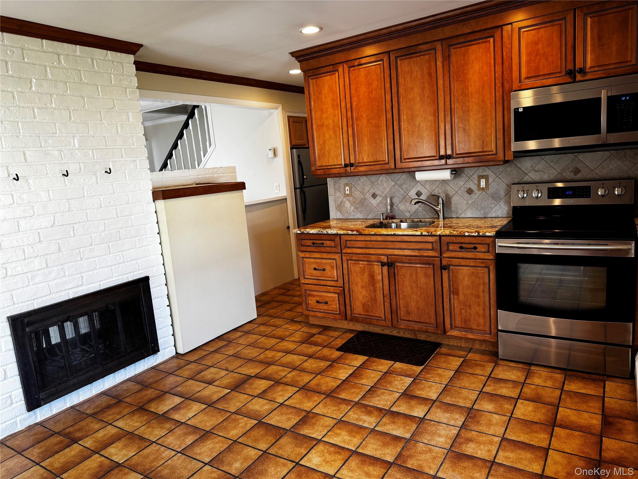 12 Elves Lane, Levittown, NY 11756