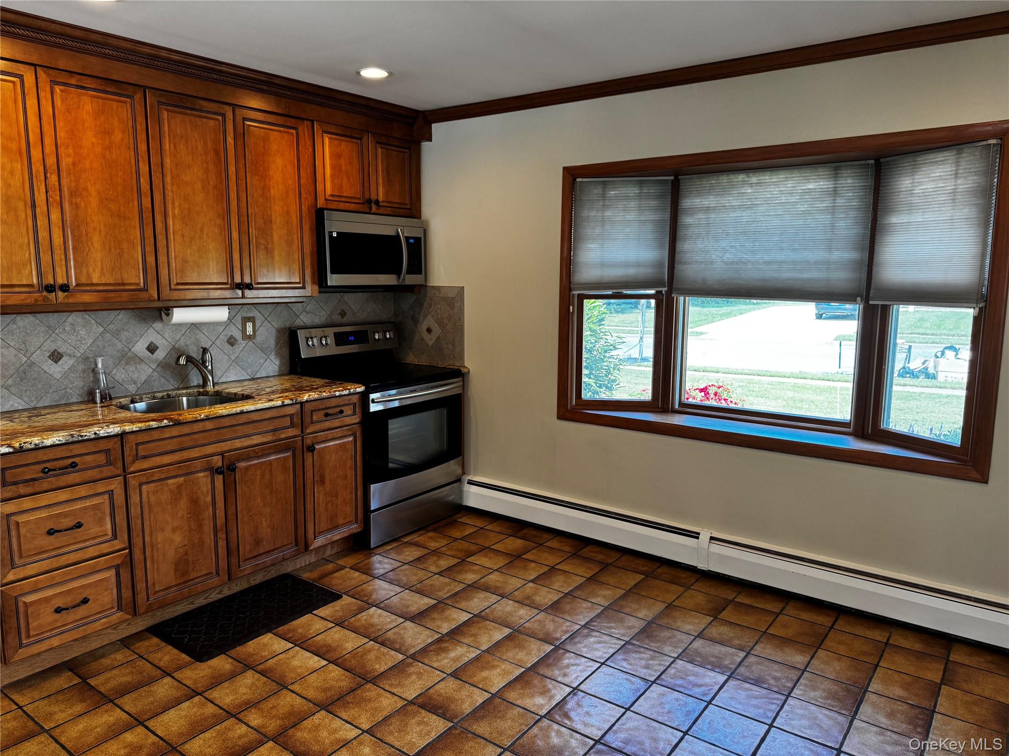 12 Elves Lane, Levittown, NY 11756