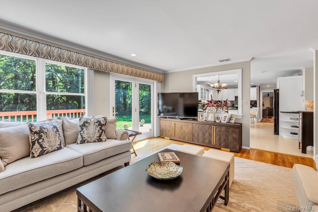 1 Damaris Court, Bayport, NY 11705