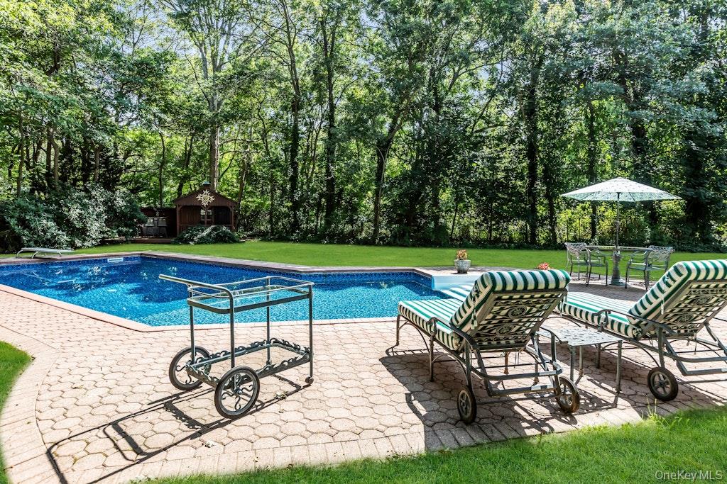 1 Damaris Court, Bayport, NY 11705