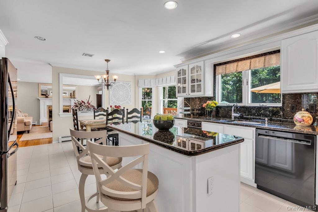 1 Damaris Court, Bayport, NY 11705