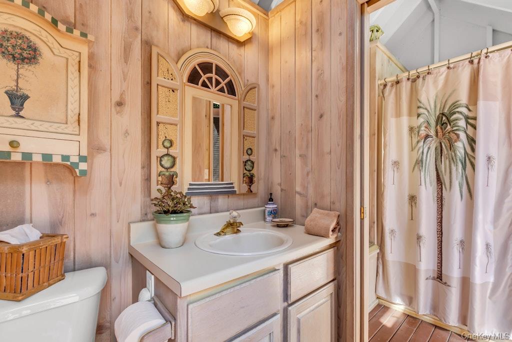 1 Damaris Court, Bayport, NY 11705