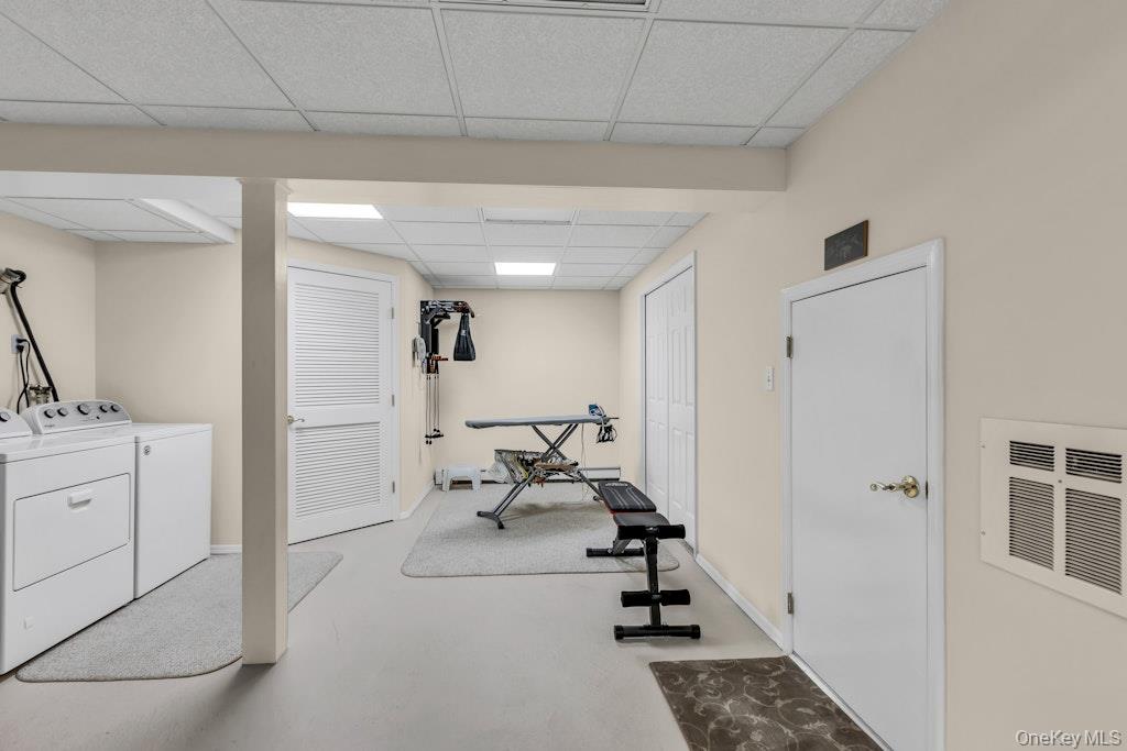 1 Damaris Court, Bayport, NY 11705