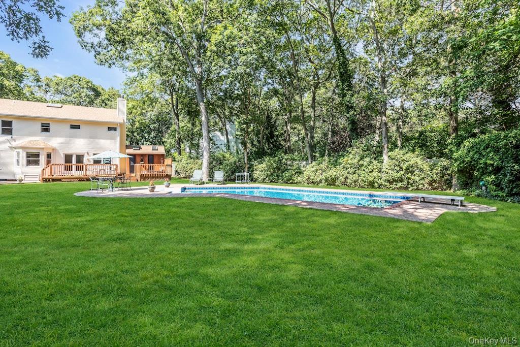 1 Damaris Court, Bayport, NY 11705