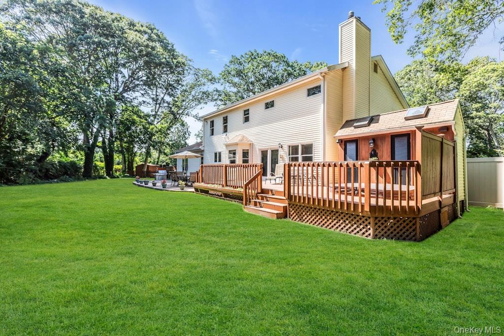 1 Damaris Court, Bayport, NY 11705