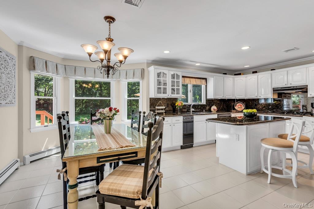 1 Damaris Court, Bayport, NY 11705