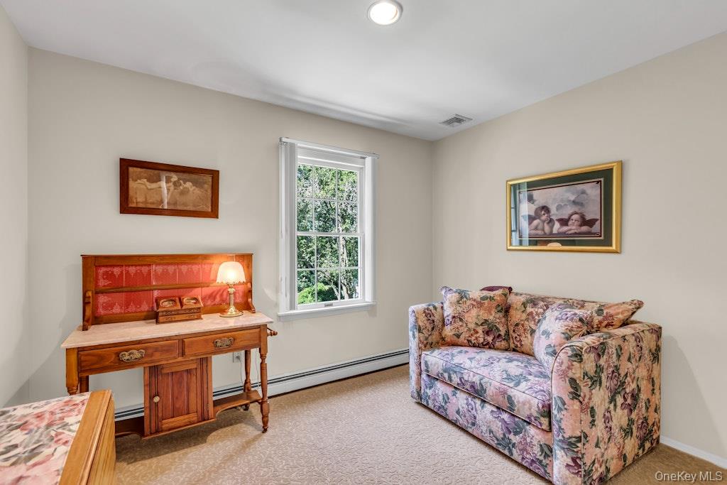 1 Damaris Court, Bayport, NY 11705