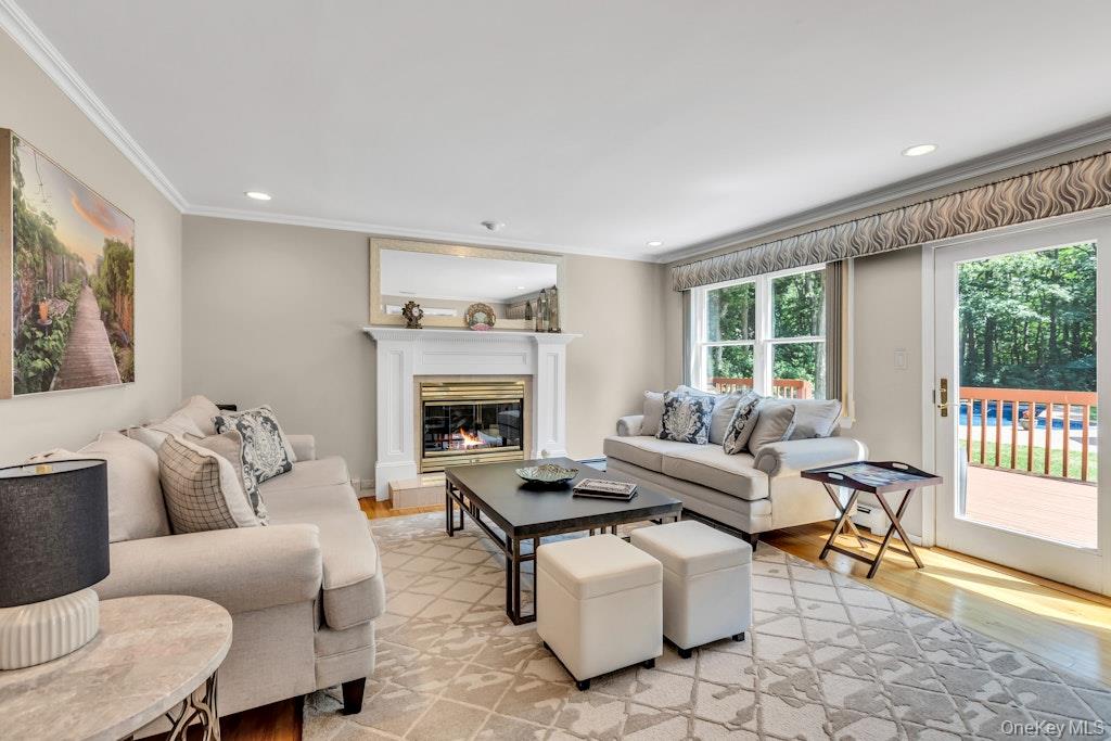 1 Damaris Court, Bayport, NY 11705