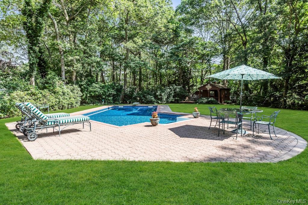 1 Damaris Court, Bayport, NY 11705