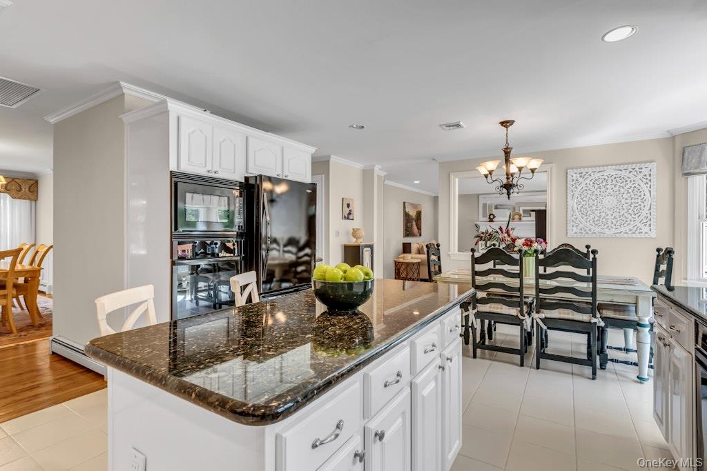 1 Damaris Court, Bayport, NY 11705