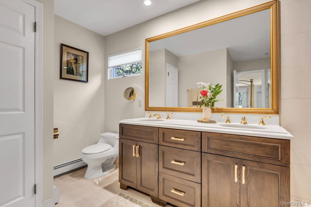 1 Damaris Court, Bayport, NY 11705