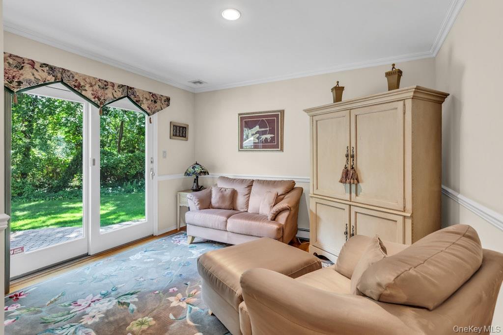 1 Damaris Court, Bayport, NY 11705