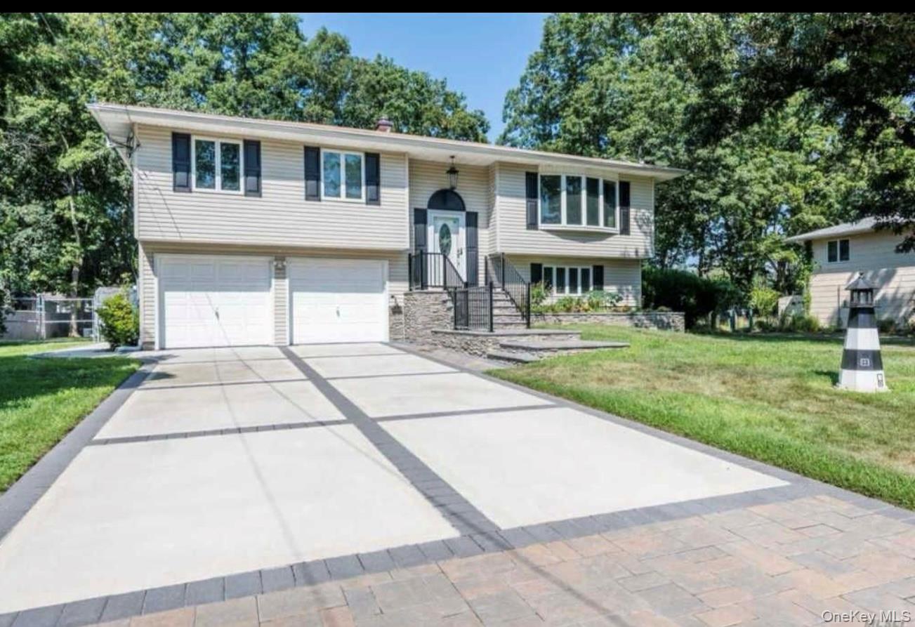 16 Maryanne ave, Port Jefferson, NY 11776