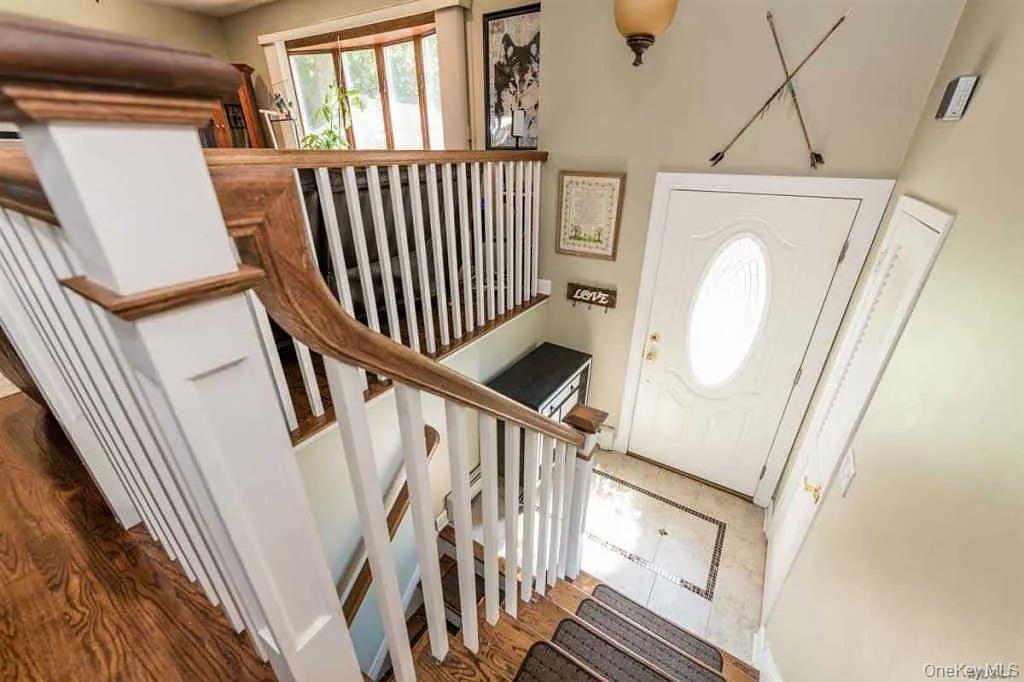 16 Maryanne ave, Port Jefferson Station, NY 11776