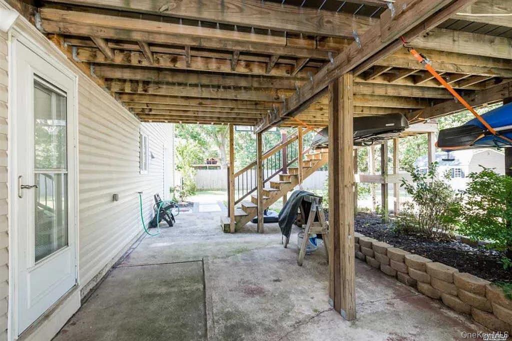 16 Maryanne ave, Port Jefferson Station, NY 11776