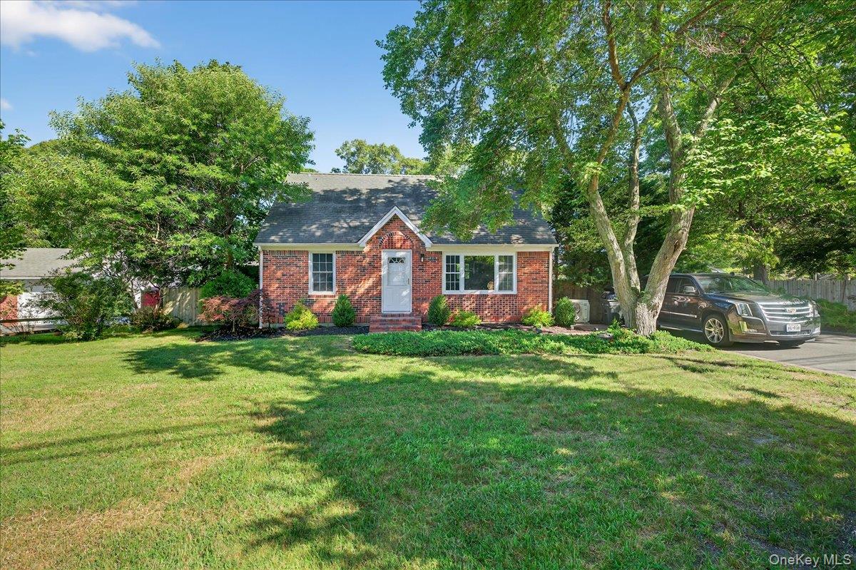 188 Donegan Avenue, East Patchogue, NY 11772