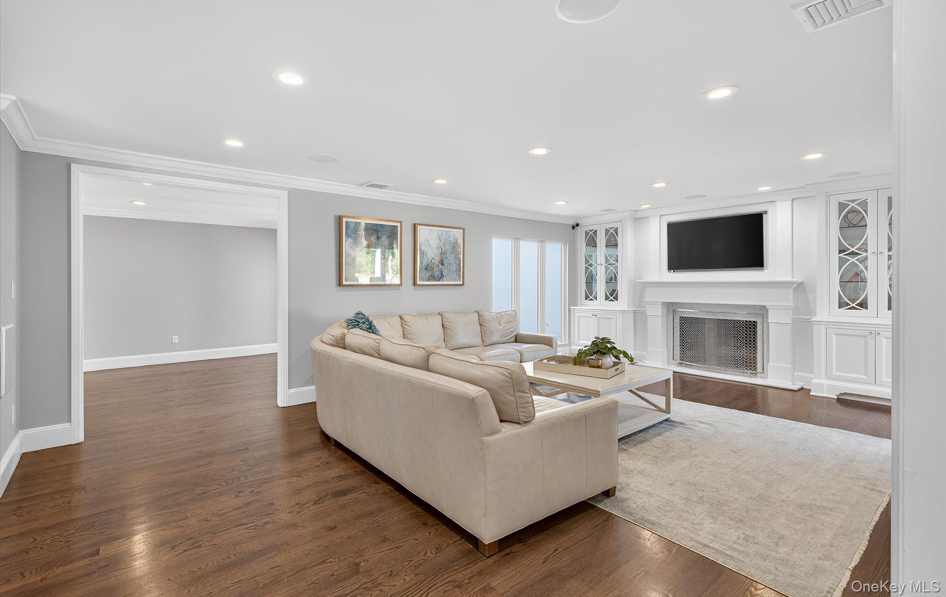 182 Yukon Drive, Woodbury, NY 11797