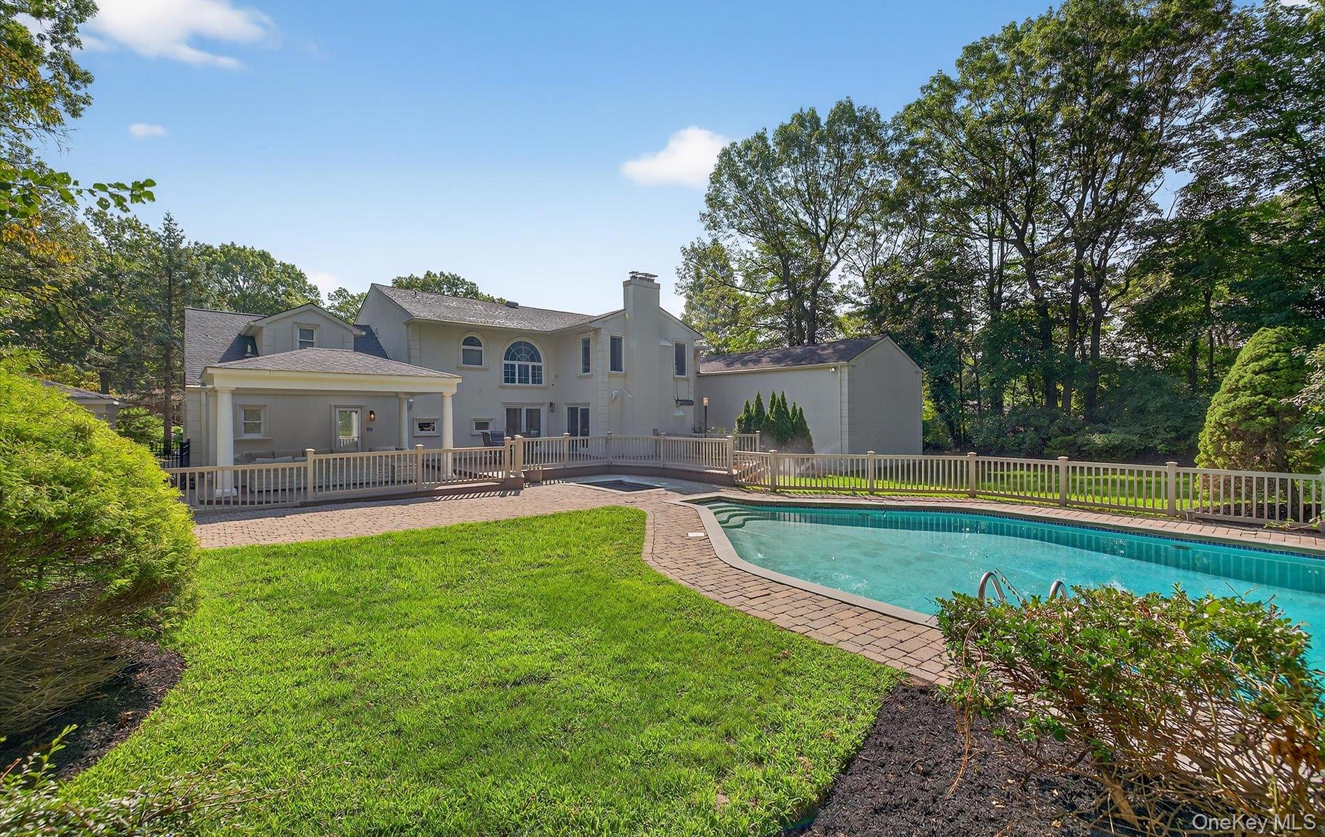 182 Yukon Drive, Woodbury, NY 11797