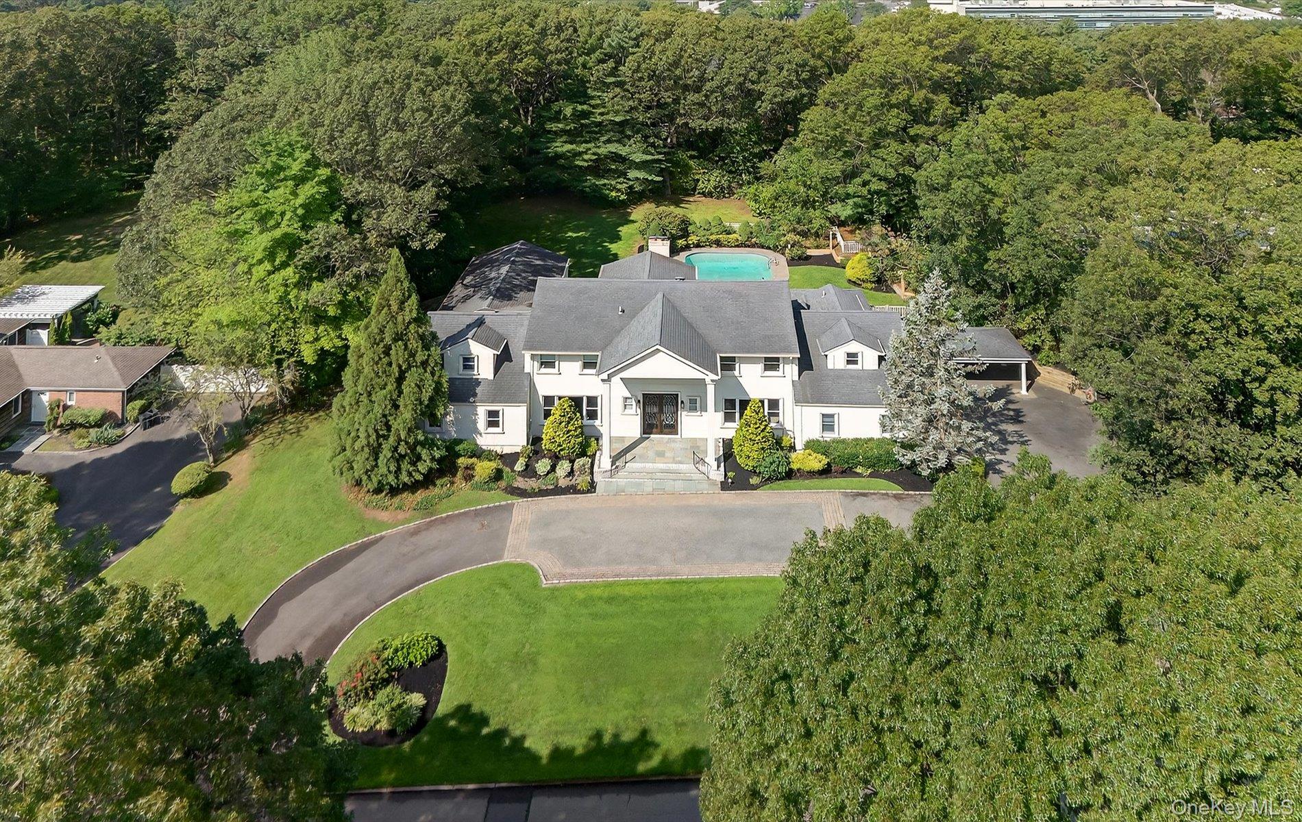 182 Yukon Drive, Woodbury, NY 11797