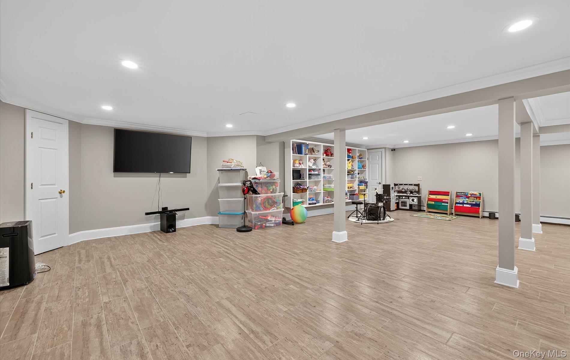 182 Yukon Drive, Woodbury, NY 11797