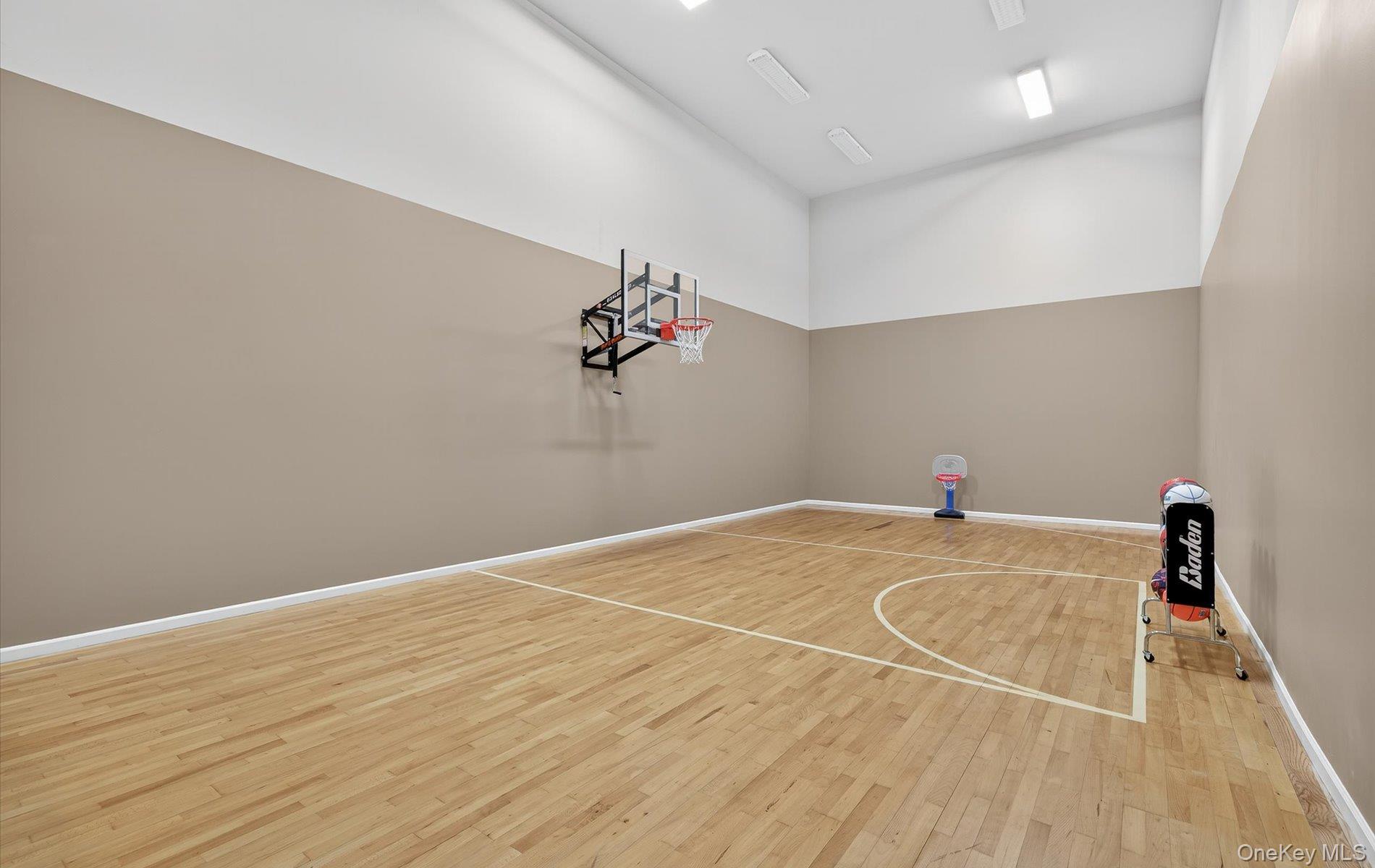 182 Yukon Drive, Woodbury, NY 11797