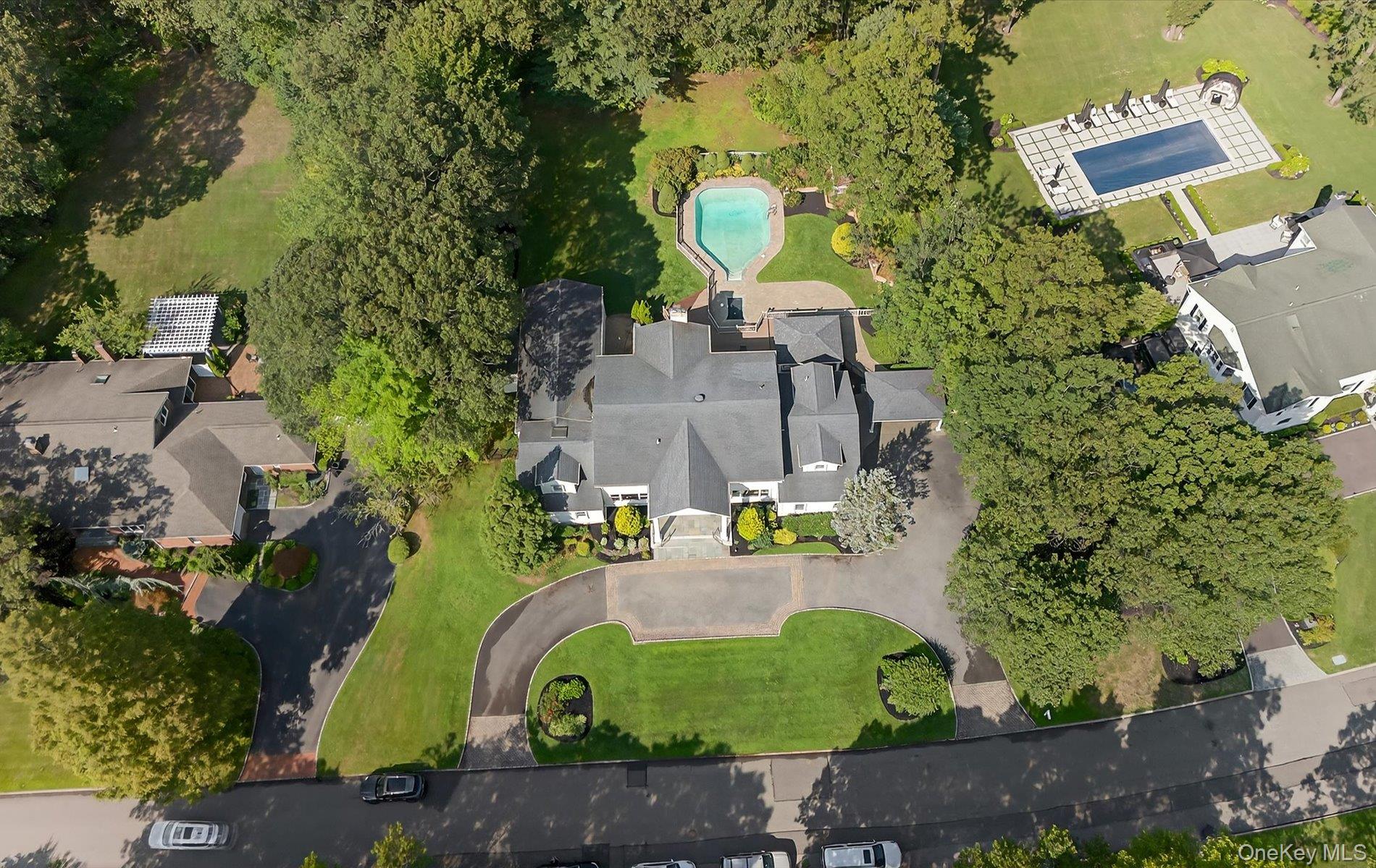 182 Yukon Drive, Woodbury, NY 11797