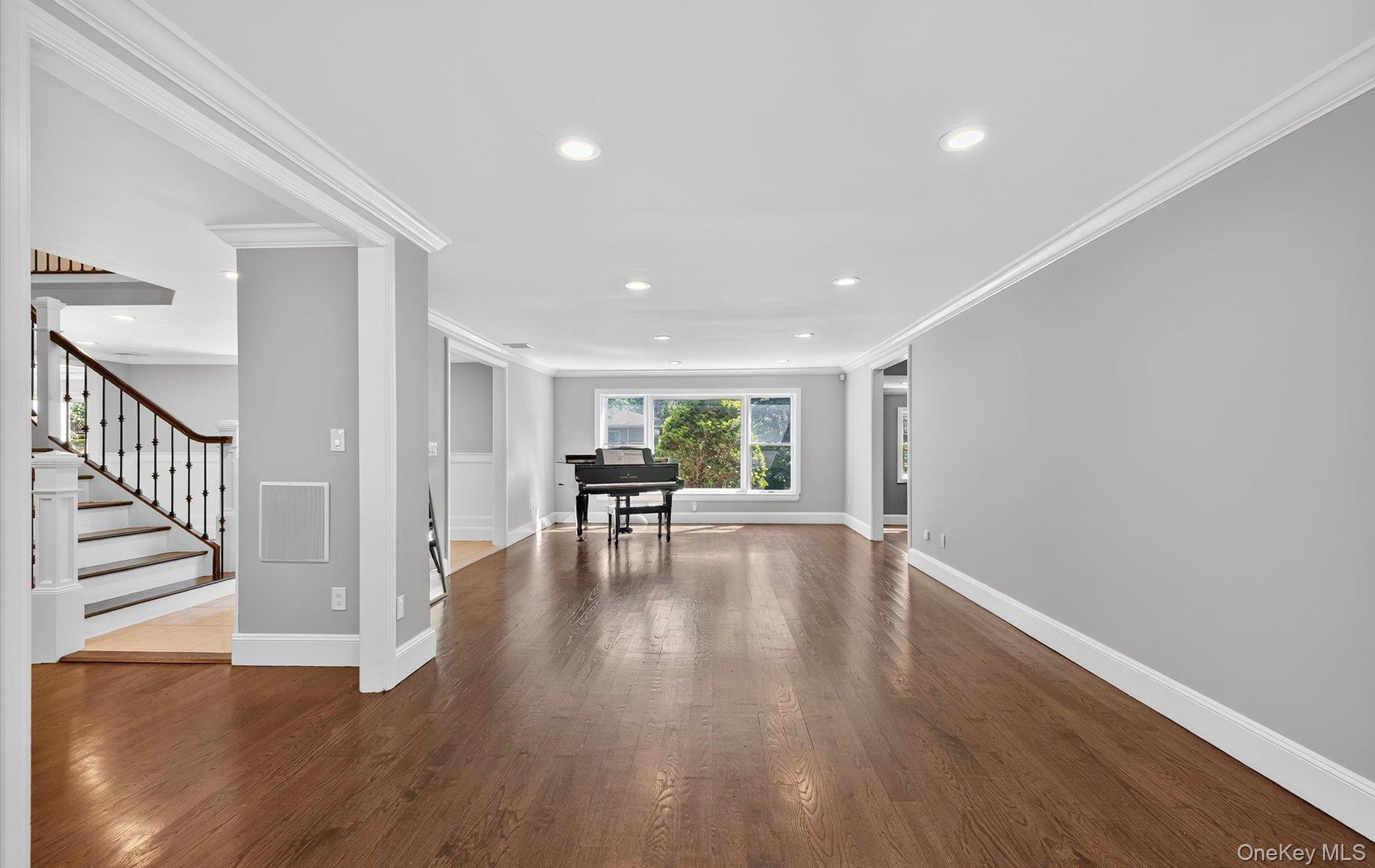 182 Yukon Drive, Woodbury, NY 11797