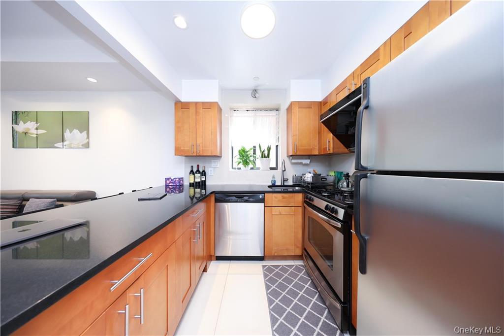 1520 W 10th Street # 2B, Brooklyn, NY 11204