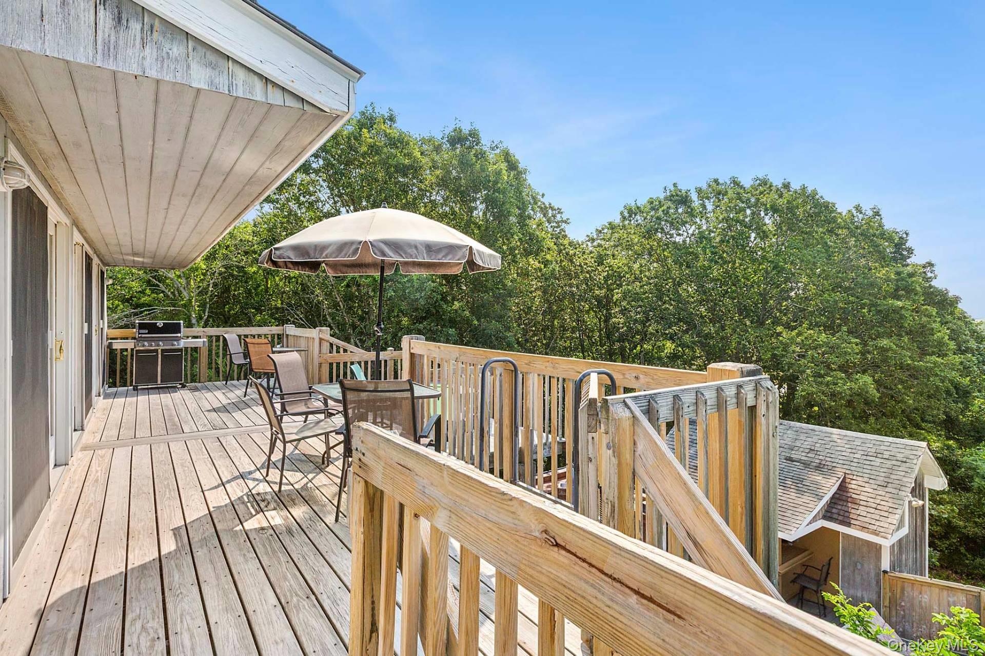 76 Blackwatch Court, Southampton, NY 11968