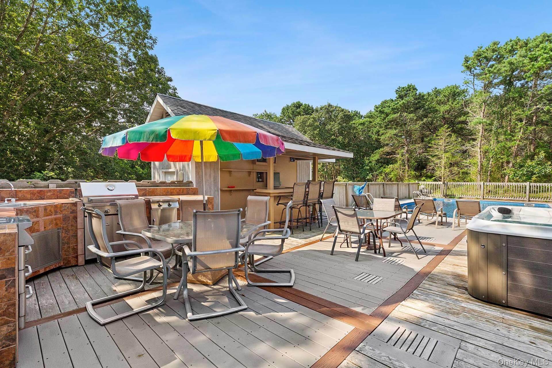 76 Blackwatch Court, Southampton, NY 11968