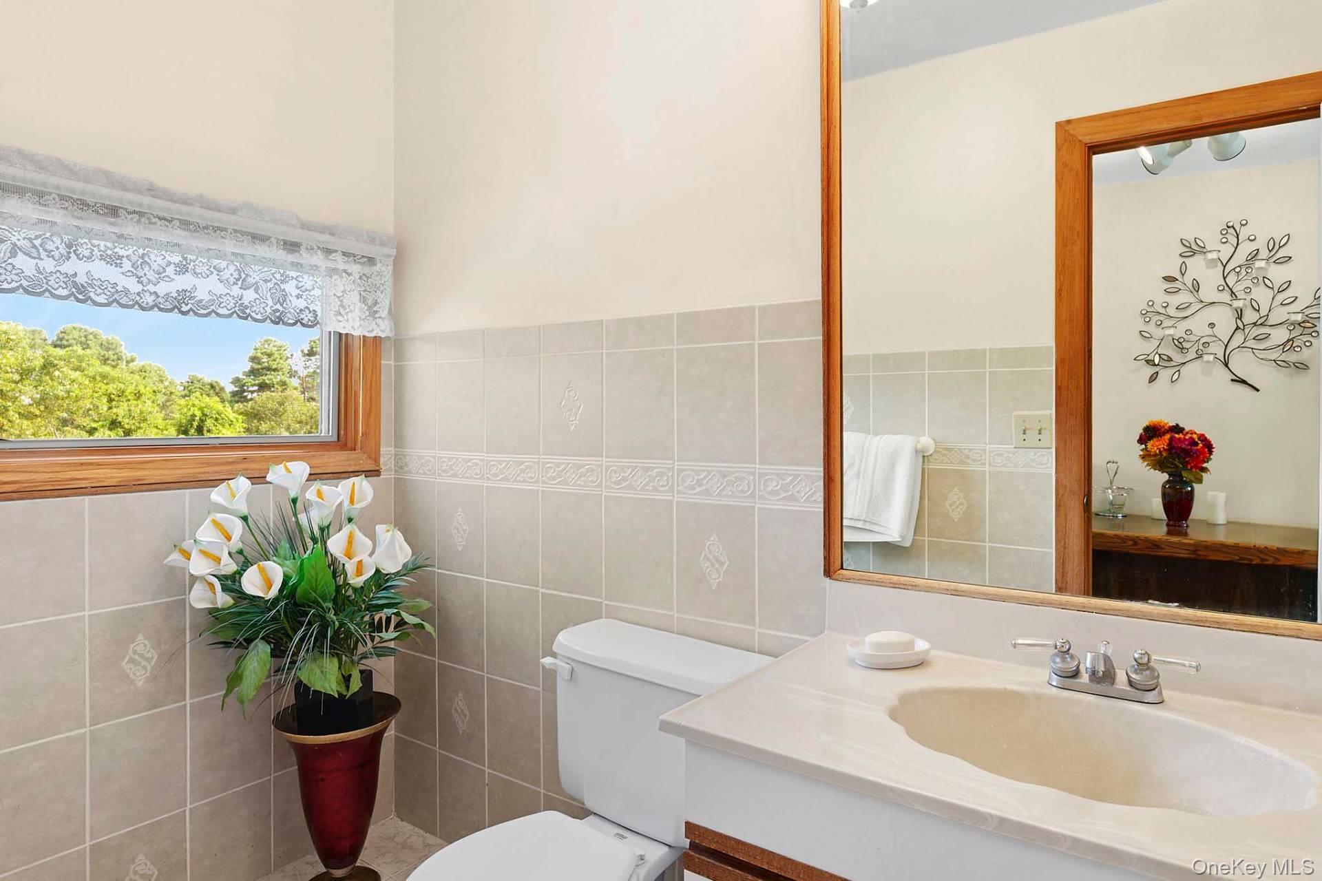 76 Blackwatch Court, Southampton, NY 11968