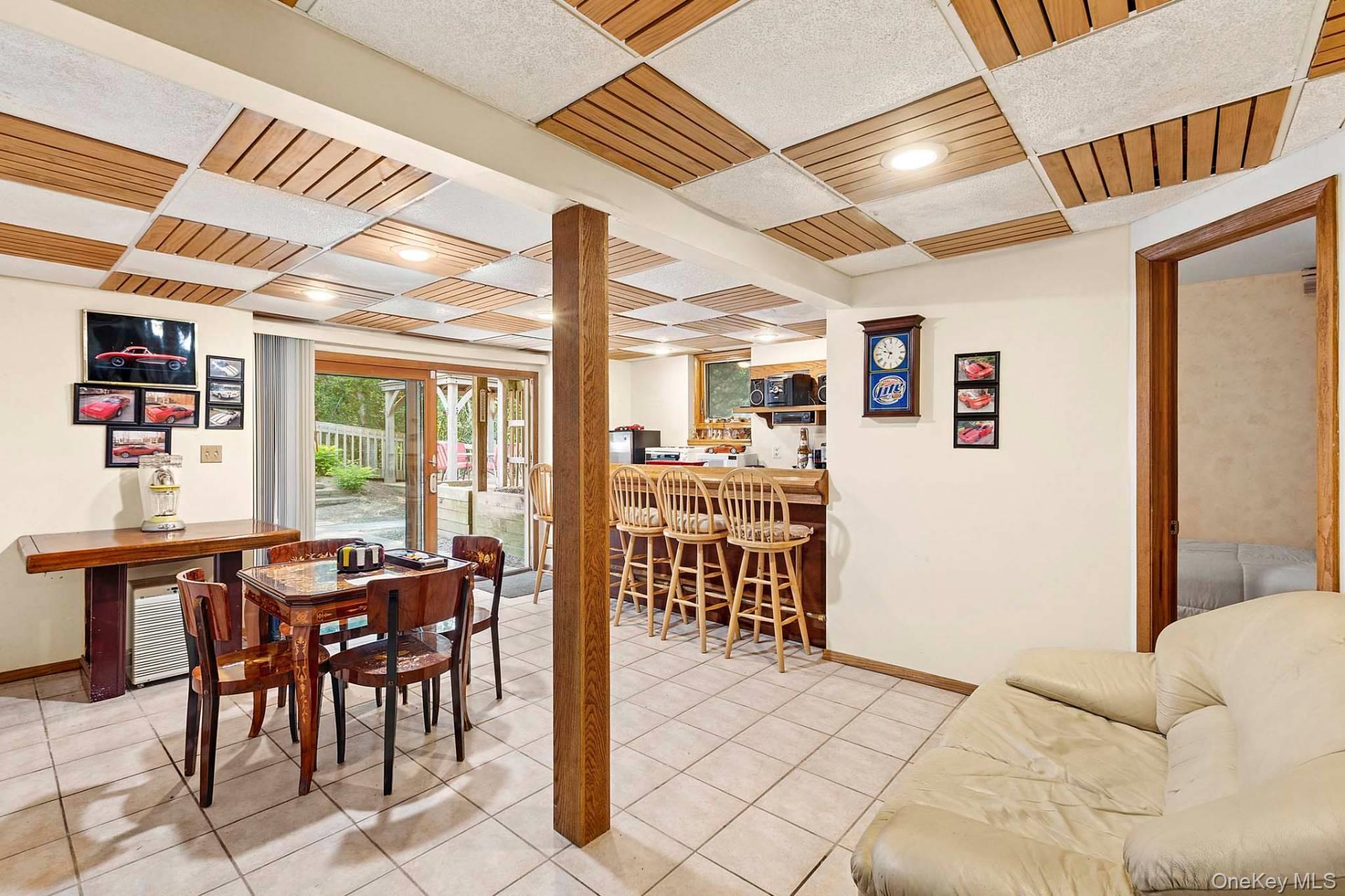 76 Blackwatch Court, Southampton, NY 11968