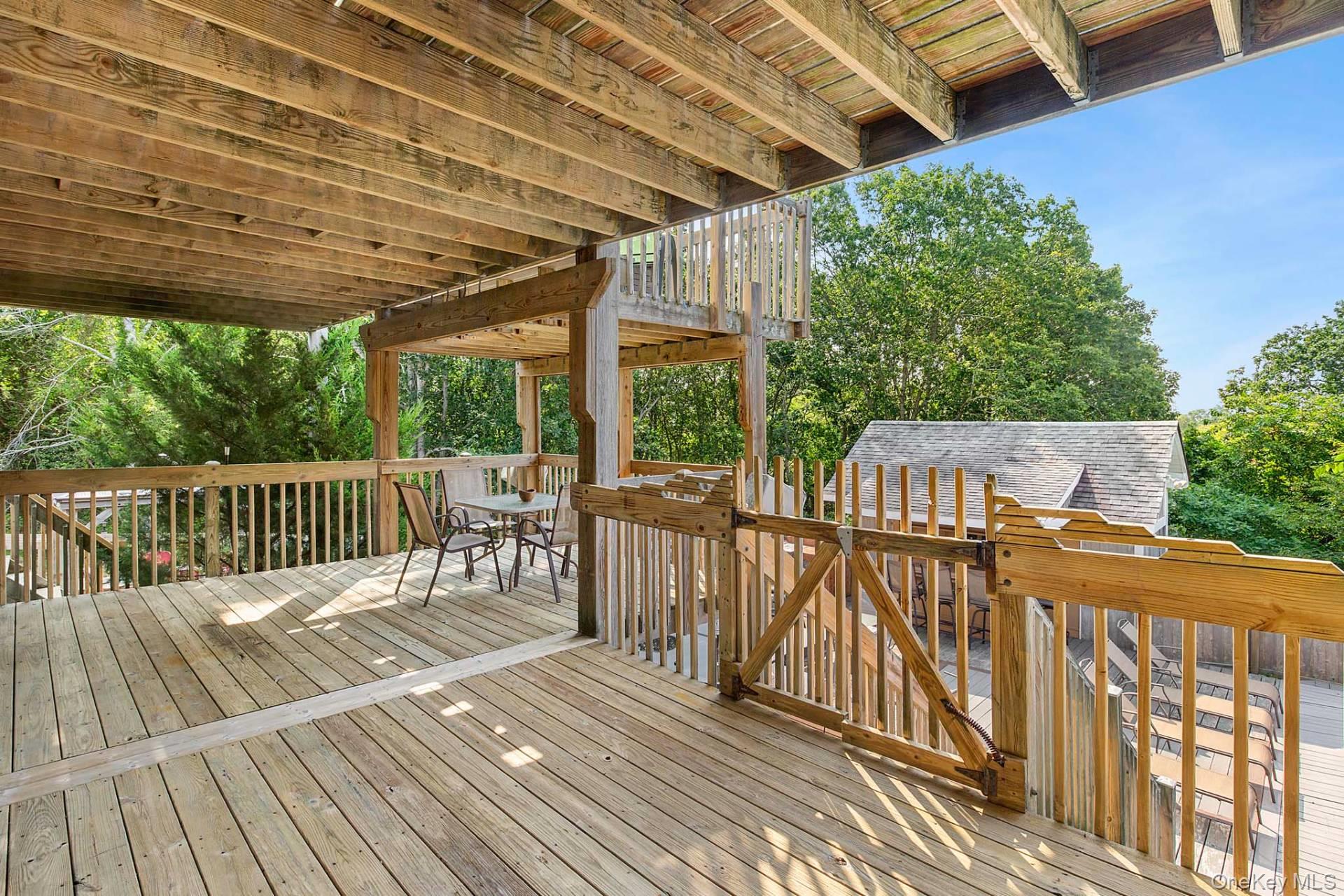 76 Blackwatch Court, Southampton, NY 11968